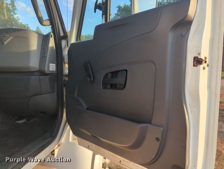 image for item KB9391 2012 International 4300  vacuum truck