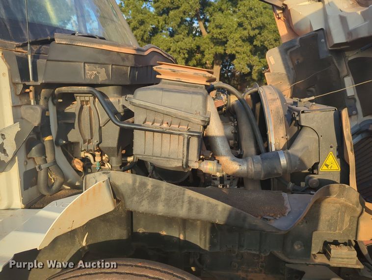 image for item KB9391 2012 International 4300  vacuum truck