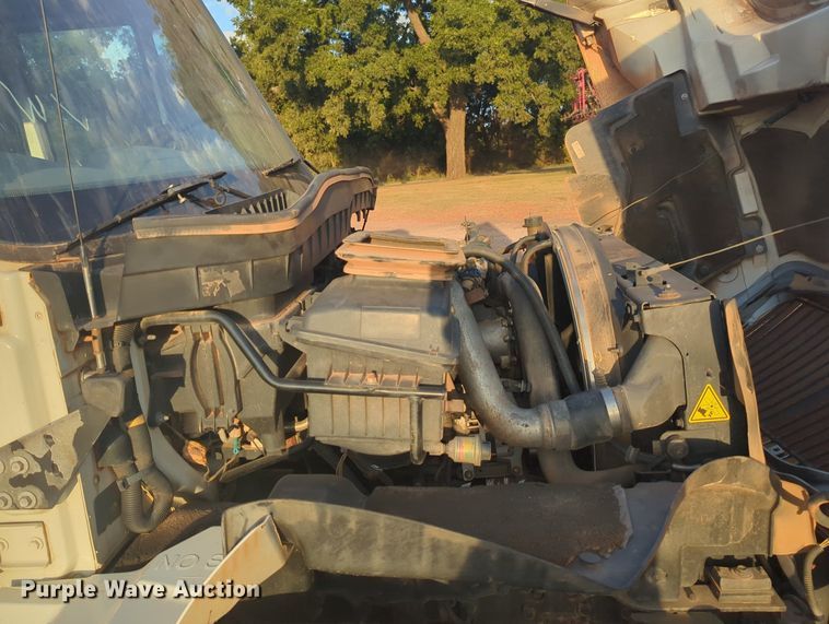 image for item KB9391 2012 International 4300  vacuum truck