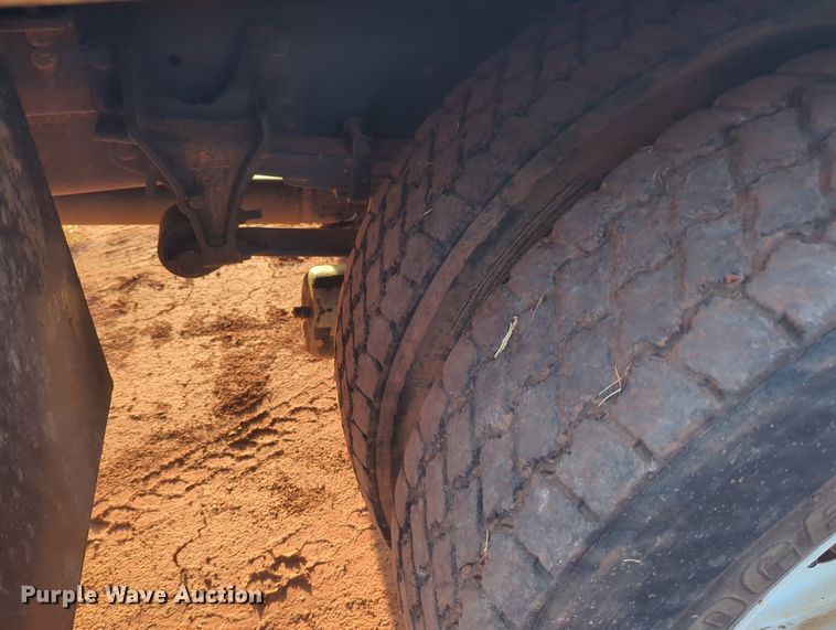 image for item KB9391 2012 International 4300  vacuum truck