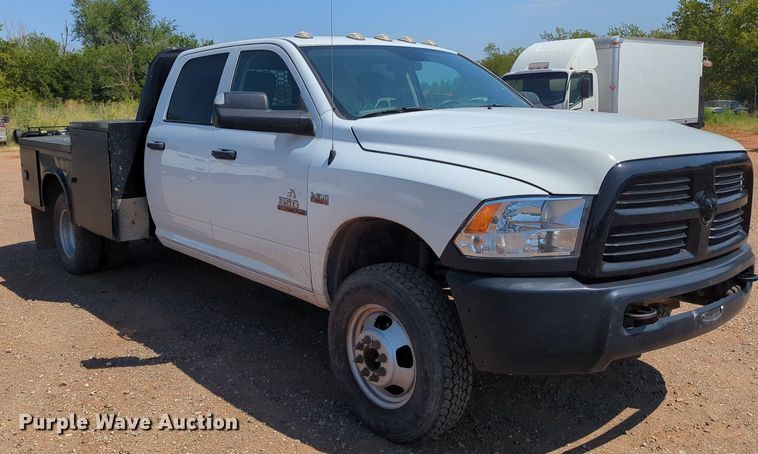 image for item KB9403 2018 Dodge Ram 3500HD  Crew Cab flatbed pickup truck