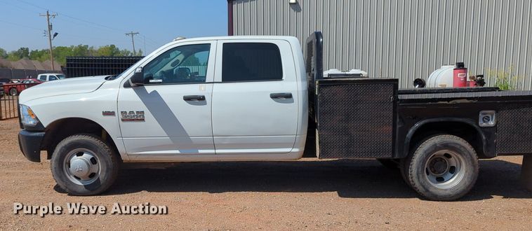 image for item KB9403 2018 Dodge Ram 3500HD  Crew Cab flatbed pickup truck