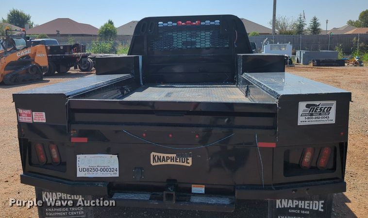 image for item KB9403 2018 Dodge Ram 3500HD  Crew Cab flatbed pickup truck