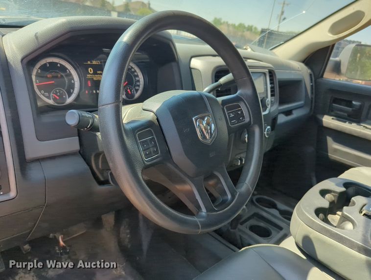 image for item KB9403 2018 Dodge Ram 3500HD  Crew Cab flatbed pickup truck