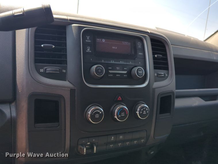 image for item KB9403 2018 Dodge Ram 3500HD  Crew Cab flatbed pickup truck