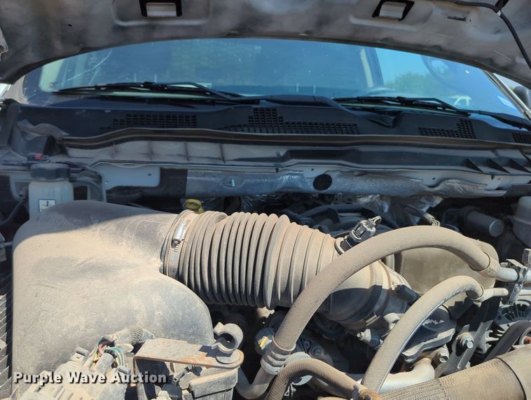 image for item KB9403 2018 Dodge Ram 3500HD  Crew Cab flatbed pickup truck