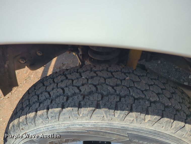 image for item KB9403 2018 Dodge Ram 3500HD  Crew Cab flatbed pickup truck