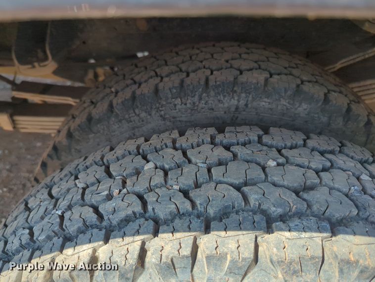 image for item KB9403 2018 Dodge Ram 3500HD  Crew Cab flatbed pickup truck