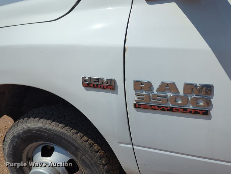 image for item KB9403 2018 Dodge Ram 3500HD  Crew Cab flatbed pickup truck