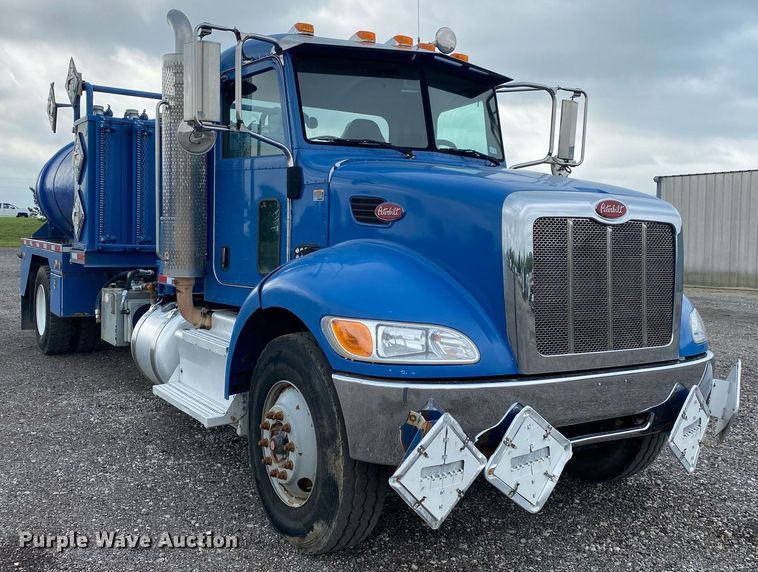 image for item KB9432 2013 Peterbilt PB337  fuel truck
