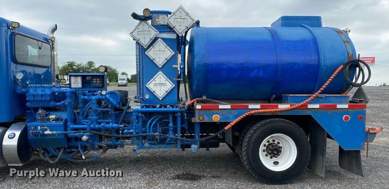 image for item KB9432 2013 Peterbilt PB337  fuel truck