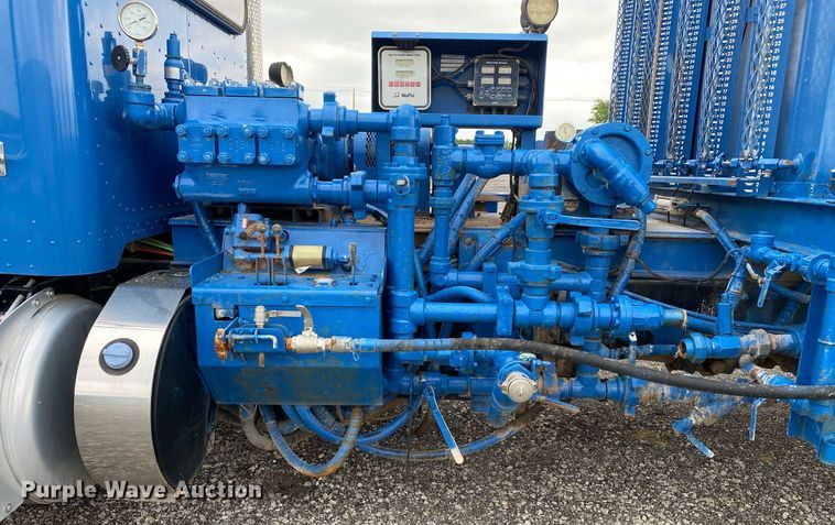 image for item KB9432 2013 Peterbilt PB337  fuel truck