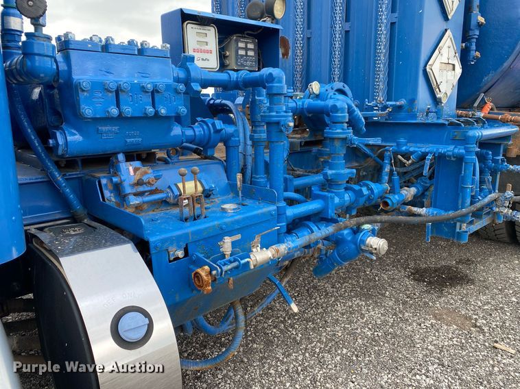 image for item KB9432 2013 Peterbilt PB337  fuel truck