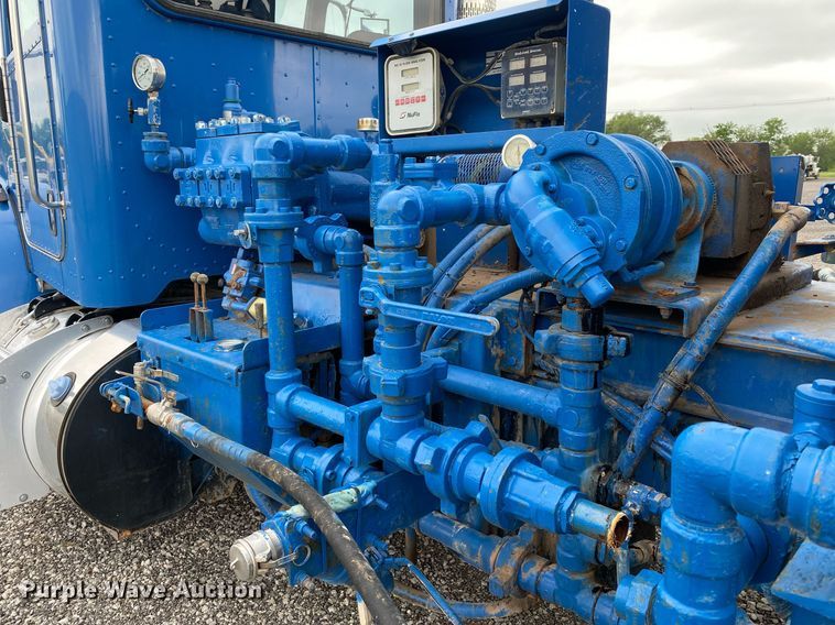 image for item KB9432 2013 Peterbilt PB337  fuel truck