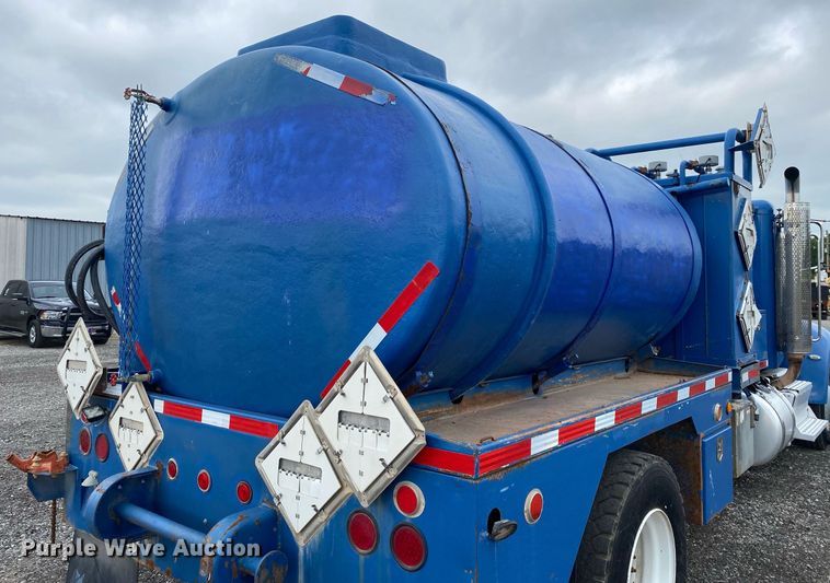 image for item KB9432 2013 Peterbilt PB337  fuel truck