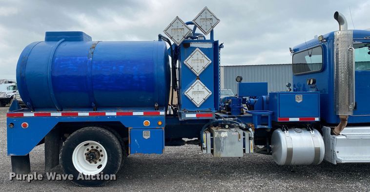 image for item KB9432 2013 Peterbilt PB337  fuel truck