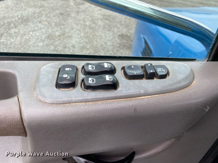 image for item KB9432 2013 Peterbilt PB337  fuel truck