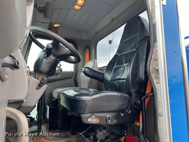 image for item KB9432 2013 Peterbilt PB337  fuel truck