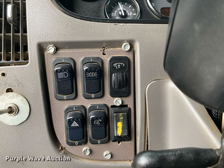 image for item KB9432 2013 Peterbilt PB337  fuel truck