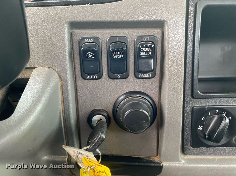 image for item KB9432 2013 Peterbilt PB337  fuel truck