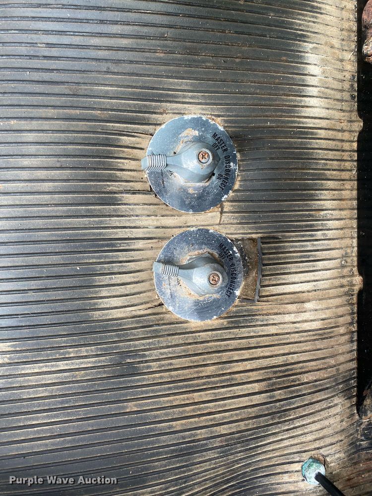 image for item KB9432 2013 Peterbilt PB337  fuel truck