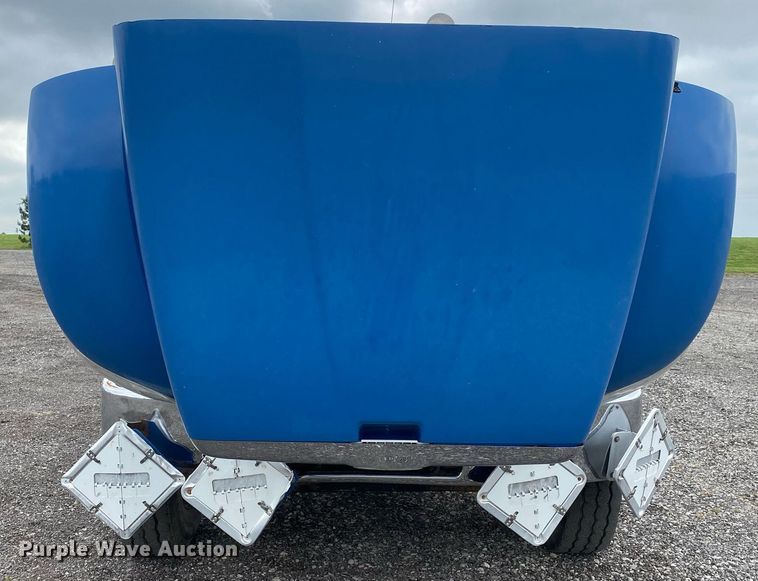 image for item KB9432 2013 Peterbilt PB337  fuel truck