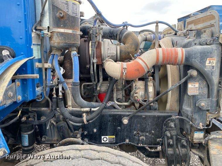 image for item KB9432 2013 Peterbilt PB337  fuel truck