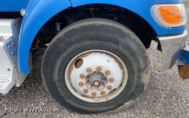 image for item KB9432 2013 Peterbilt PB337  fuel truck