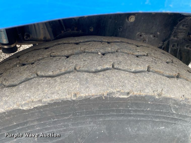 image for item KB9432 2013 Peterbilt PB337  fuel truck