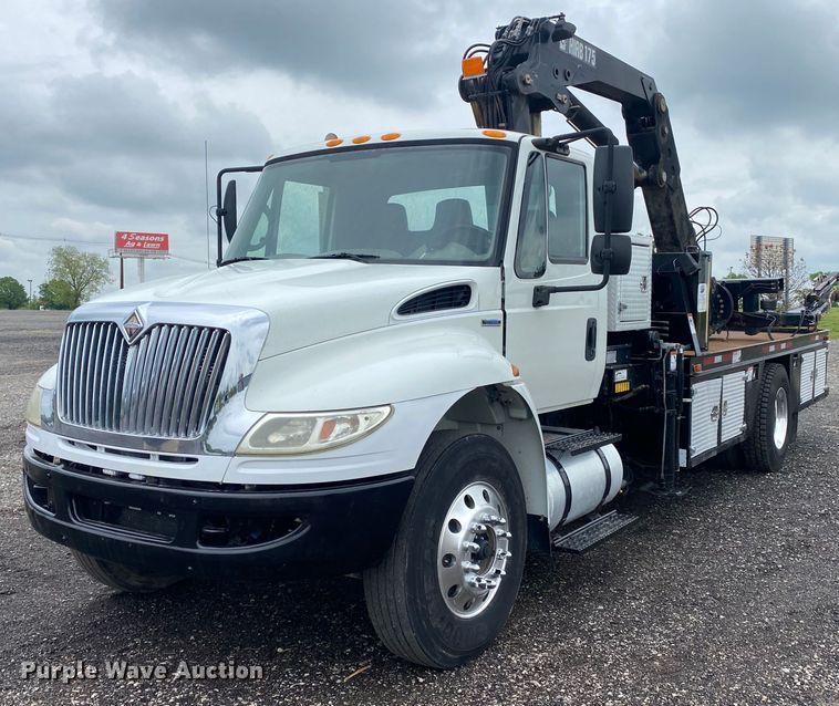 image for item KB9453 2008 International 4400  tire service truck