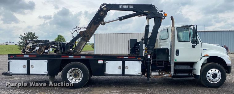 image for item KB9453 2008 International 4400  tire service truck