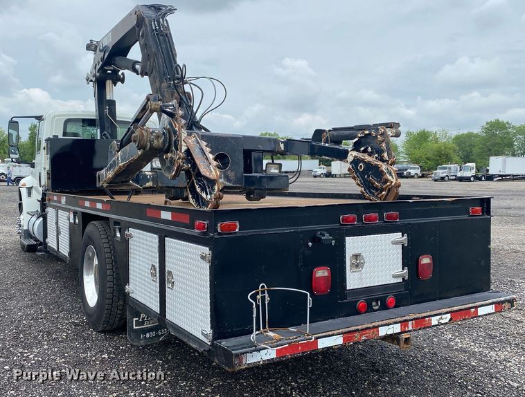 image for item KB9453 2008 International 4400  tire service truck