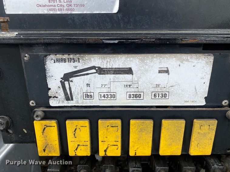 image for item KB9453 2008 International 4400  tire service truck