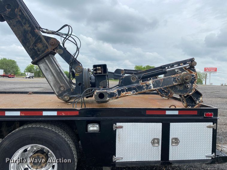 image for item KB9453 2008 International 4400  tire service truck