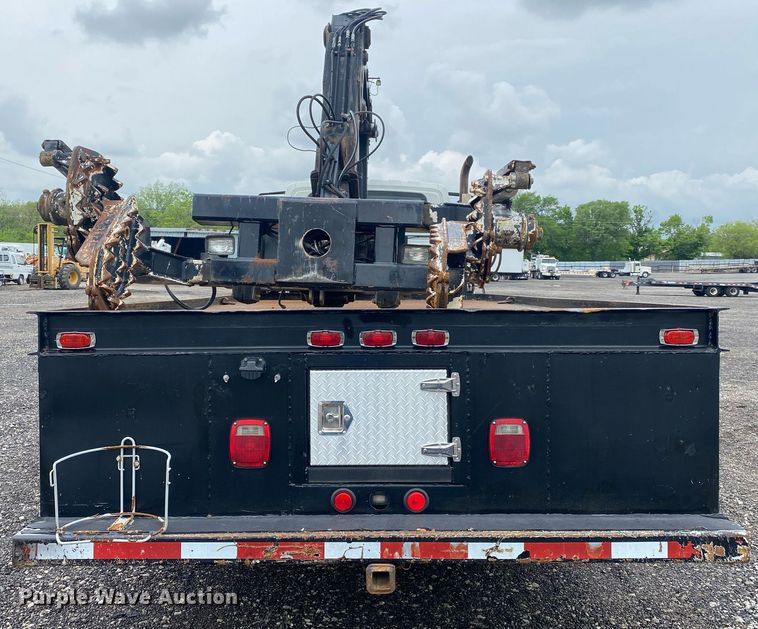 image for item KB9453 2008 International 4400  tire service truck