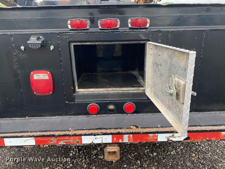 image for item KB9453 2008 International 4400  tire service truck