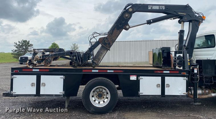 image for item KB9453 2008 International 4400  tire service truck