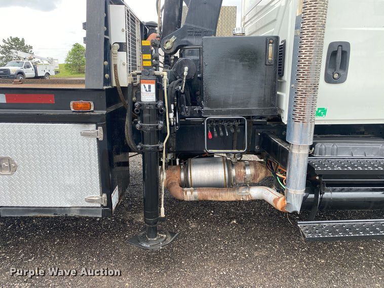 image for item KB9453 2008 International 4400  tire service truck