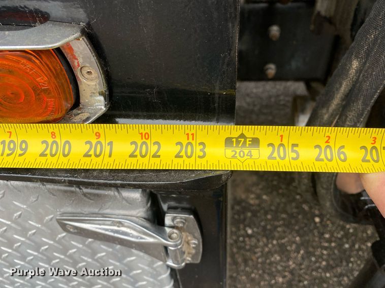 image for item KB9453 2008 International 4400  tire service truck