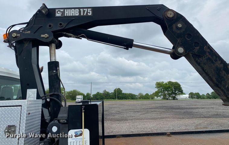 image for item KB9453 2008 International 4400  tire service truck