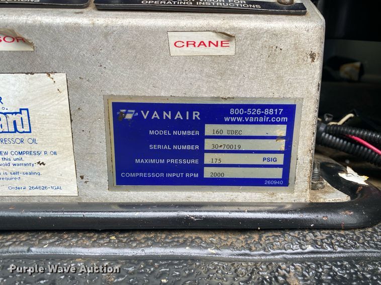 image for item KB9453 2008 International 4400  tire service truck