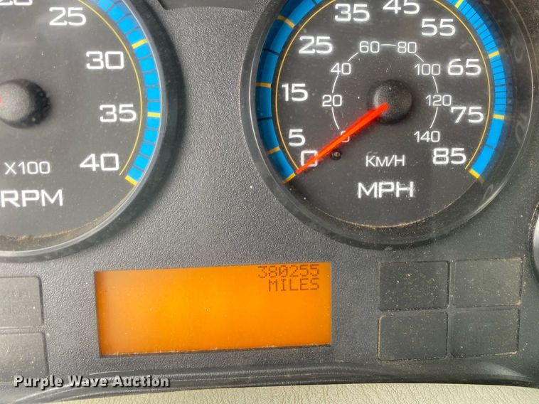 image for item KB9453 2008 International 4400  tire service truck