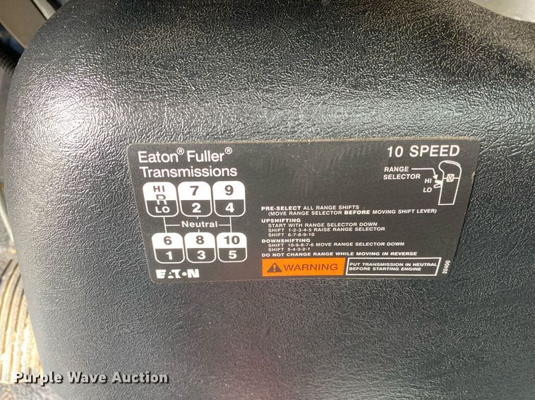 image for item KB9453 2008 International 4400  tire service truck