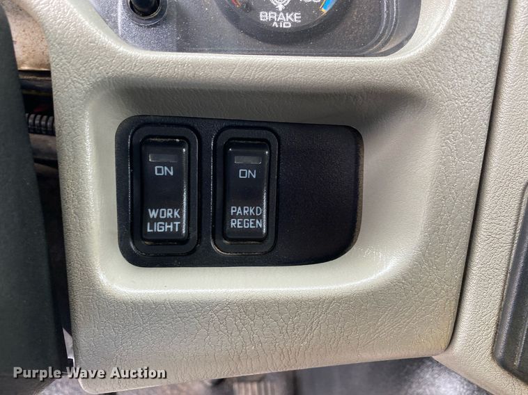 image for item KB9453 2008 International 4400  tire service truck