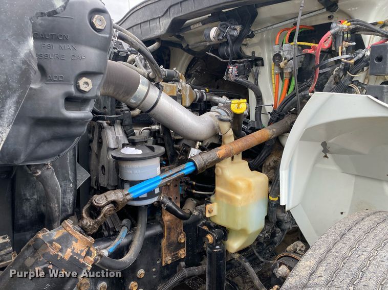 image for item KB9453 2008 International 4400  tire service truck