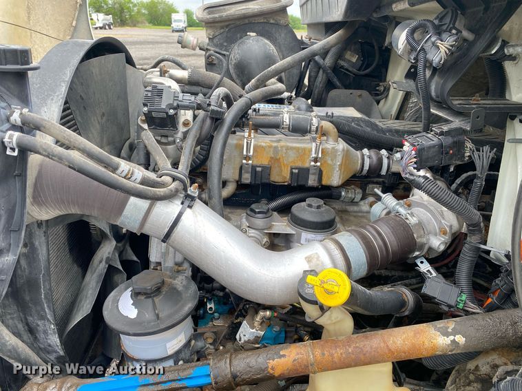 image for item KB9453 2008 International 4400  tire service truck