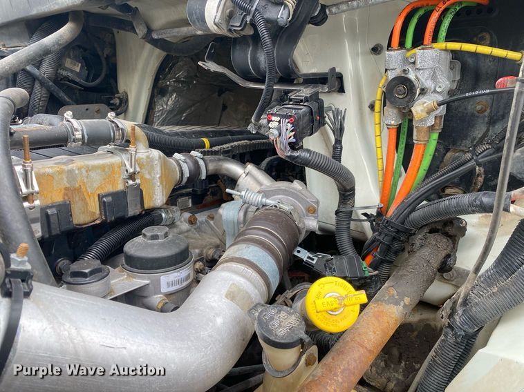 image for item KB9453 2008 International 4400  tire service truck