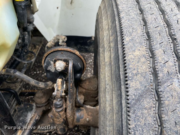 image for item KB9453 2008 International 4400  tire service truck