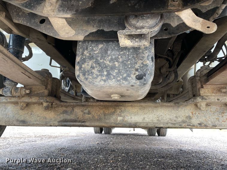 image for item KB9453 2008 International 4400  tire service truck