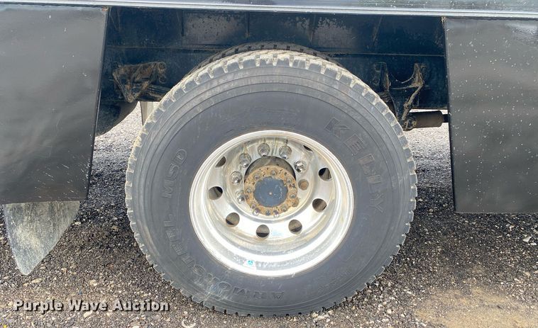 image for item KB9453 2008 International 4400  tire service truck